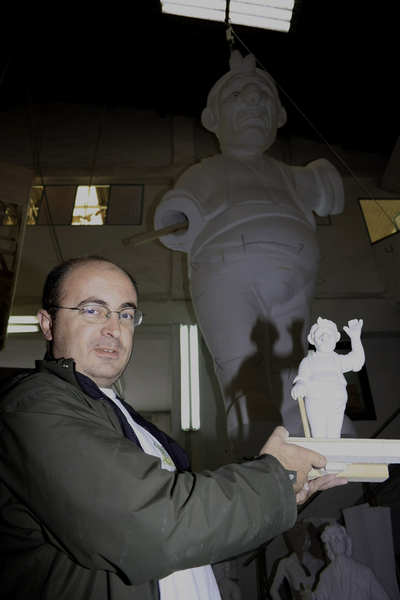 Jordi Palanca in seiner Fallas Werkstatt